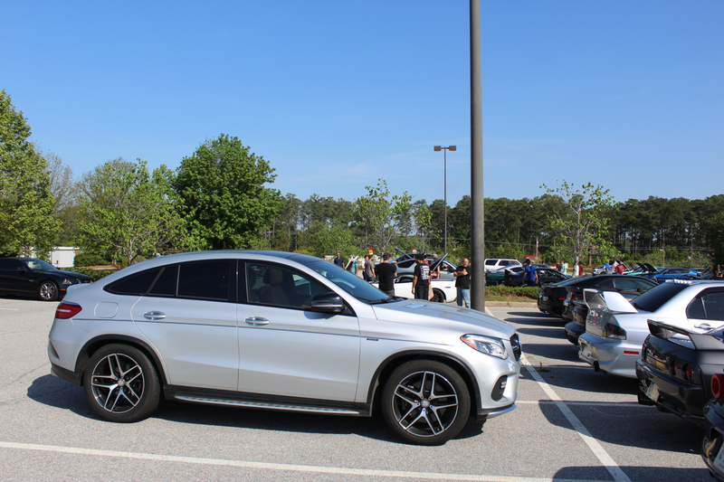 Note the GLE’s twin, the Aztec, a few rows down.